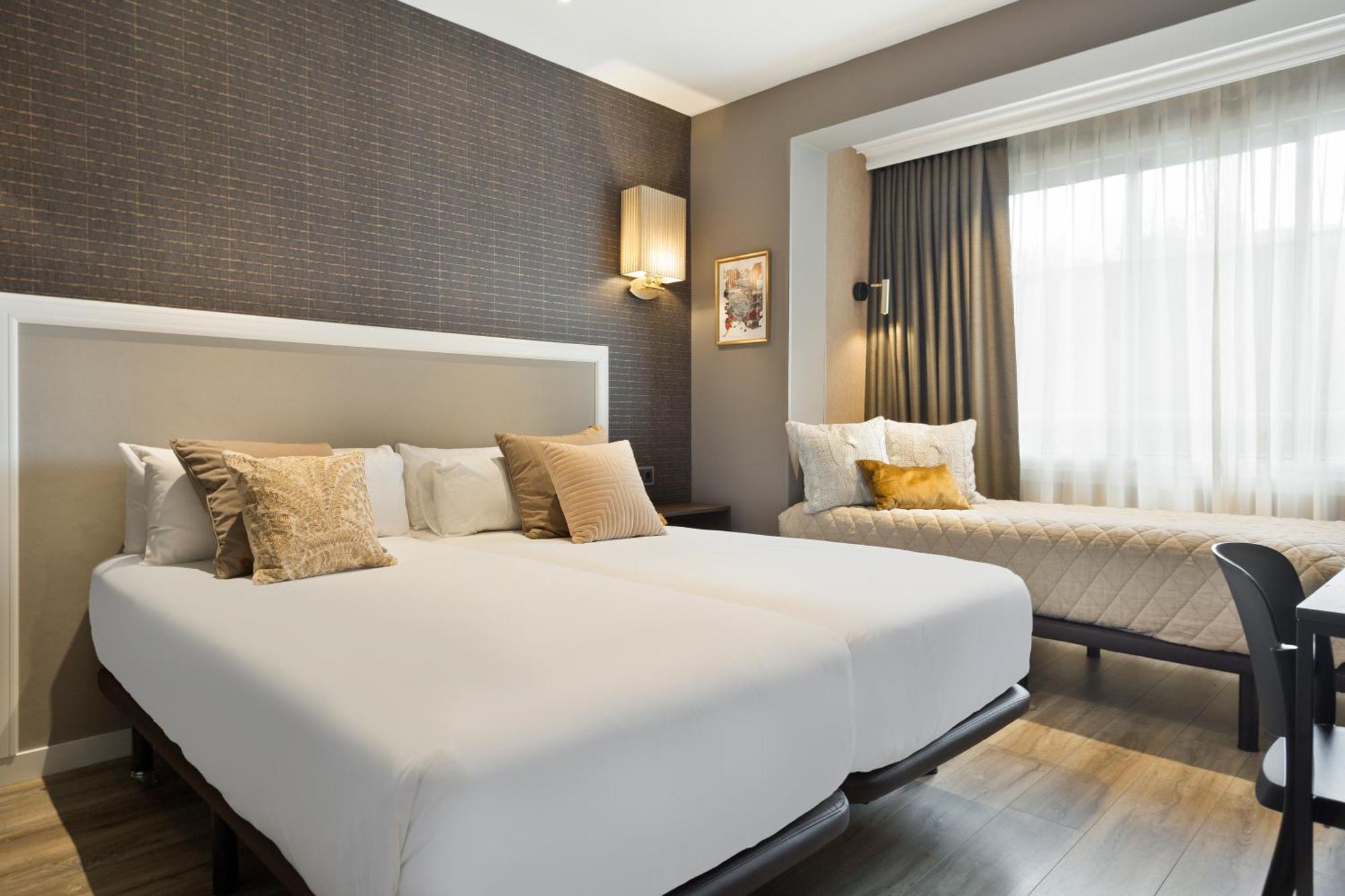 Superior Triple Room,1207967605:JPEG